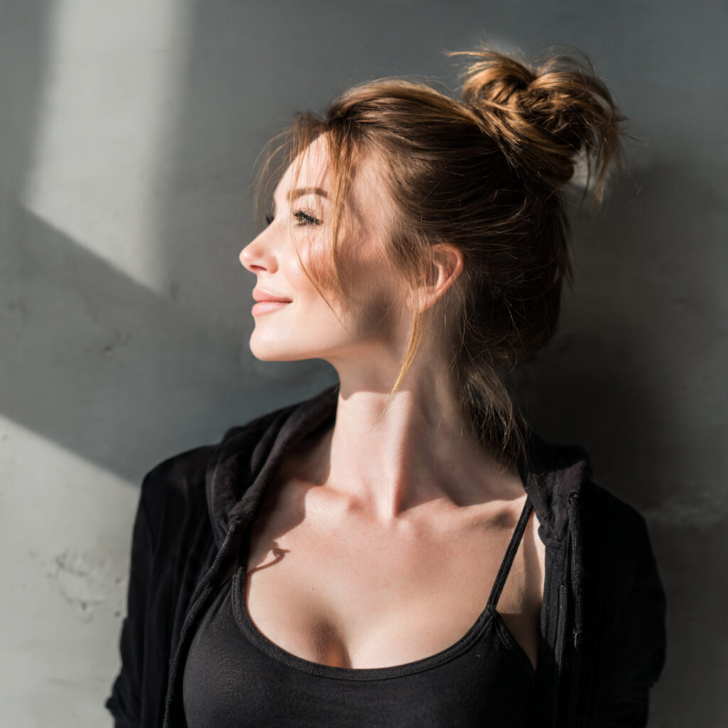 Messy Bun Baddie Hairstyle Idea